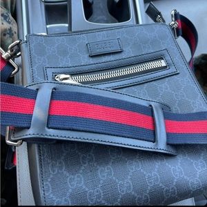 Gucci shoulder bag for sell!